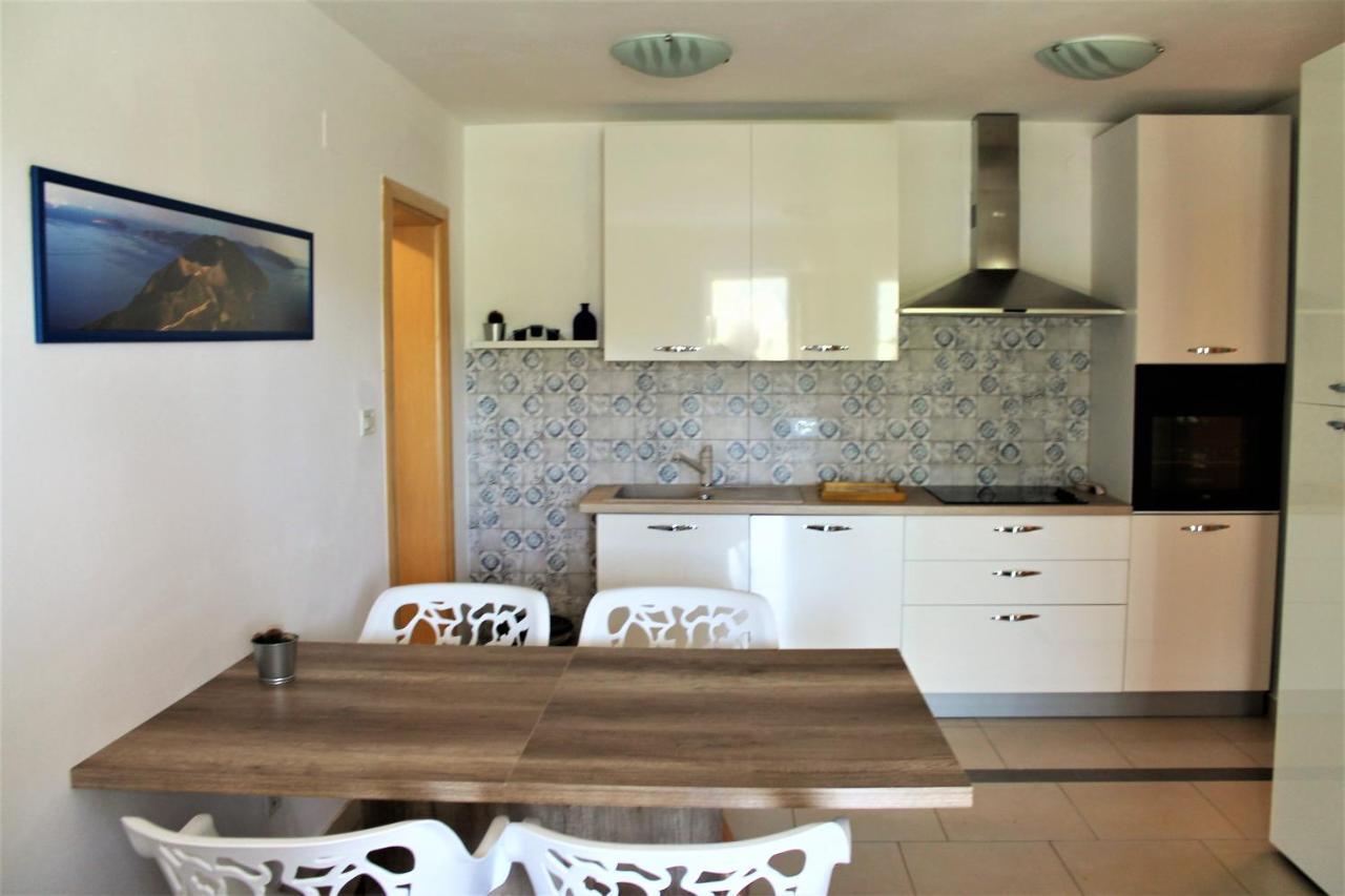 Apartmani Klaudija Valun Zewnętrze zdjęcie